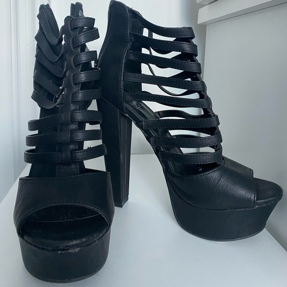 SEXY HIGH HEELS - Picture 1 of 5